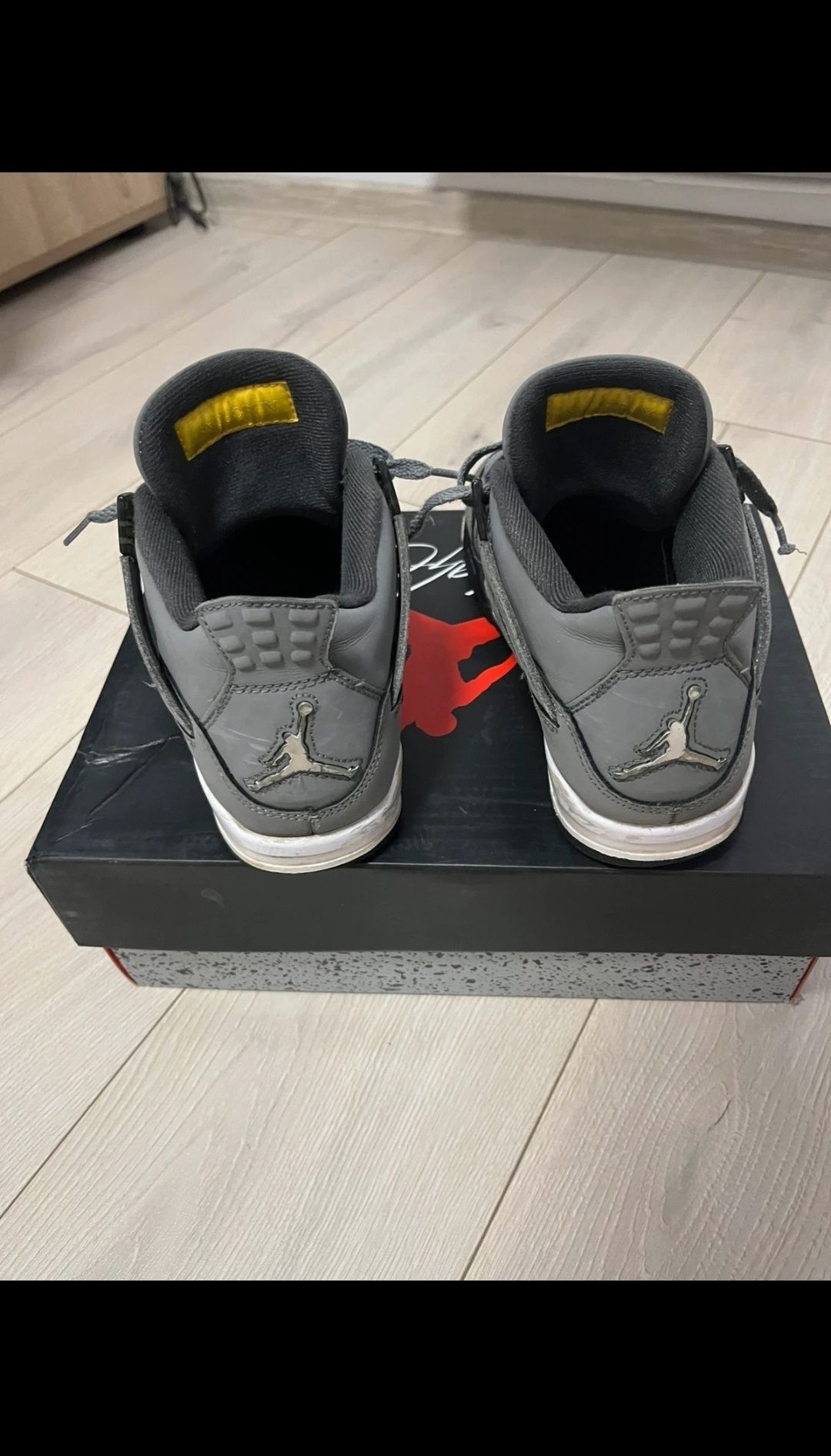 Jordan 4  cool Grey