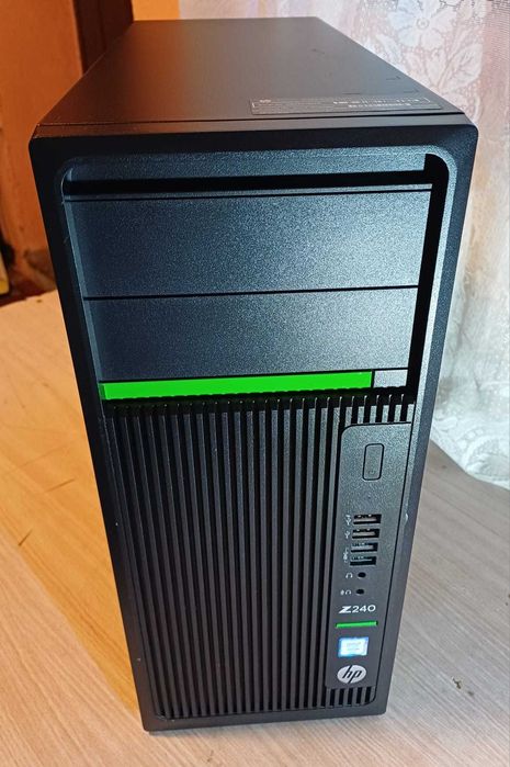 Calculator gaming Intel Xeon 8 nuclee, SSD, Radeon RX570 , Windows11