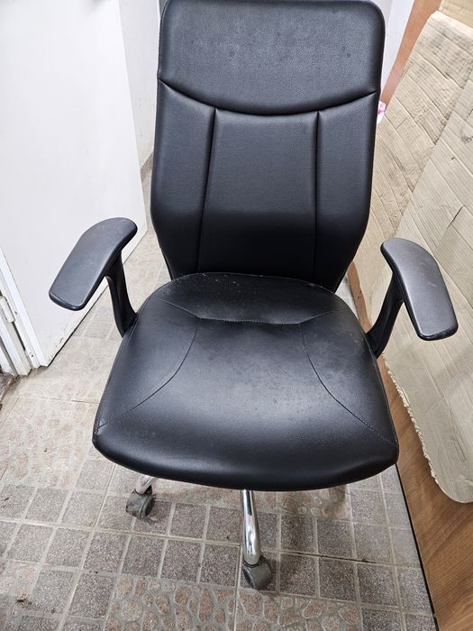 Кожен офис стол Carmen