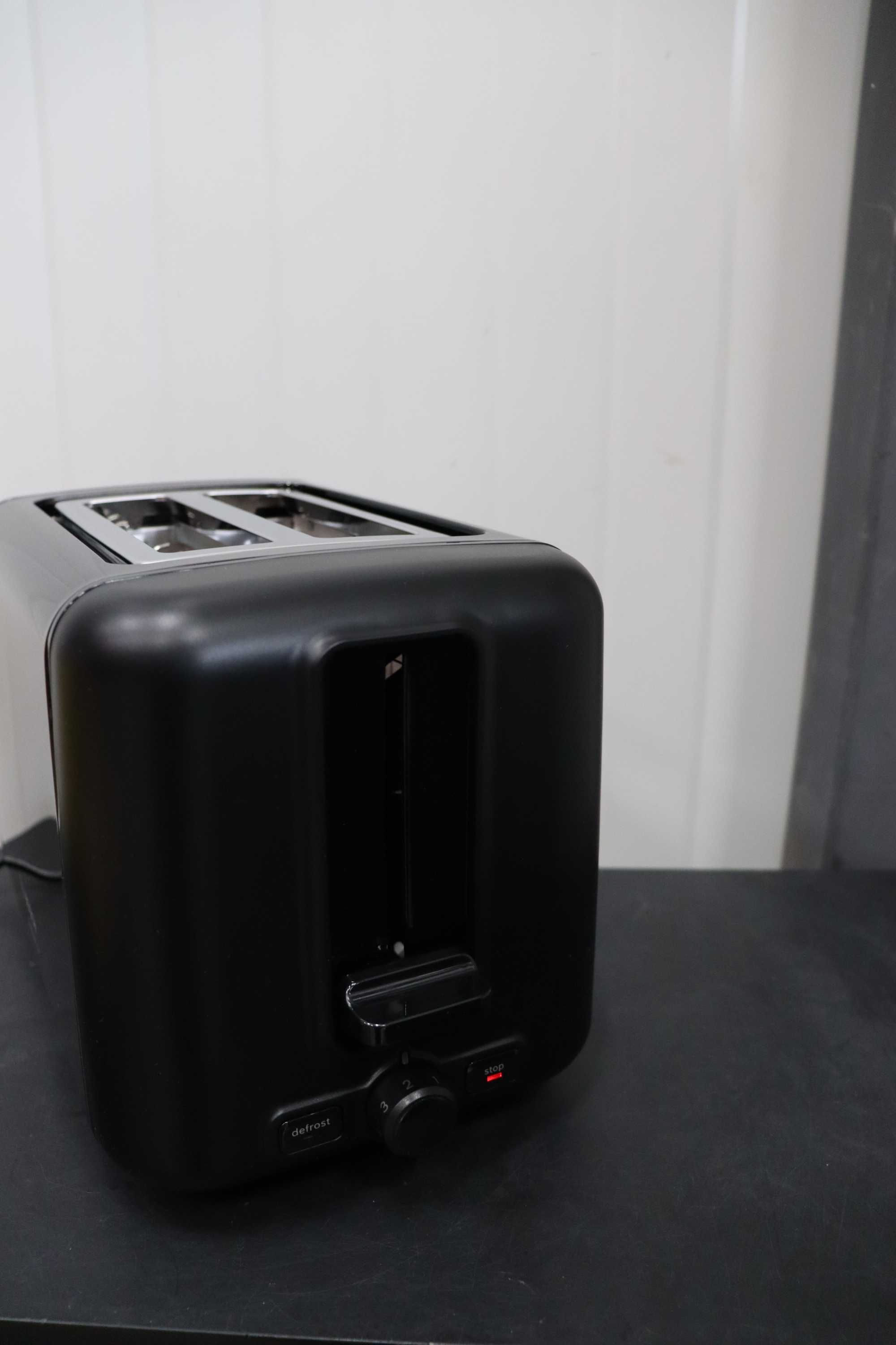Тостер Bosch TAT3P423GB DesignLine, неръждаема стомана, 970 W, черен