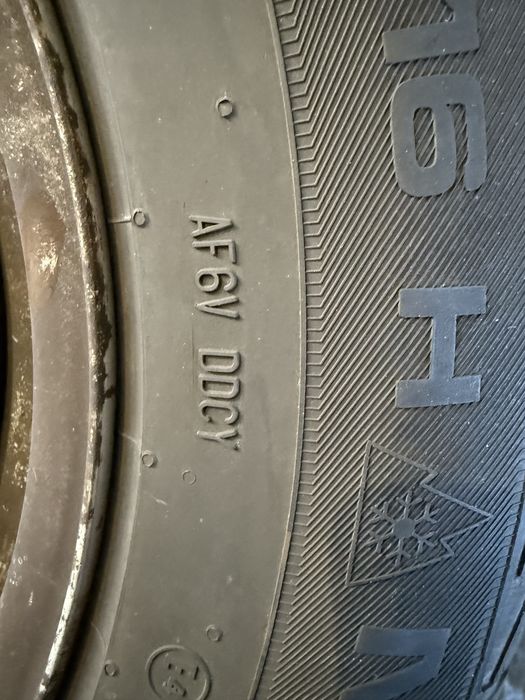 Anvelope  ms cu jante tabla Duster 215/65/16