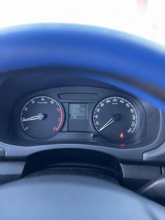 Vând skoda fabia 2 1.2 break 2010 196782