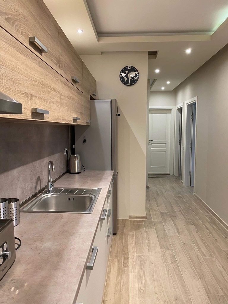 Дава се под наем Тристаен апартамент в Пловдив, Кършияка - 90 кв.м за 1020 € - Снимка #1