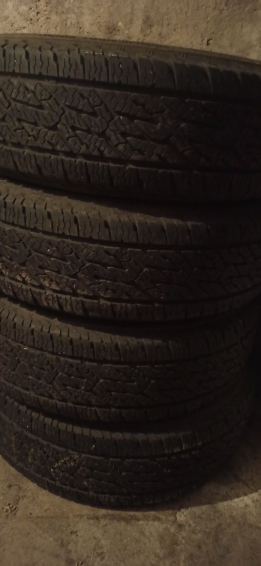 Продавам 4 гуми COMPETUS 205/70R 15
