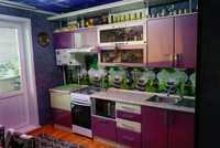 Продам кухонный гарнитур в современном стиле