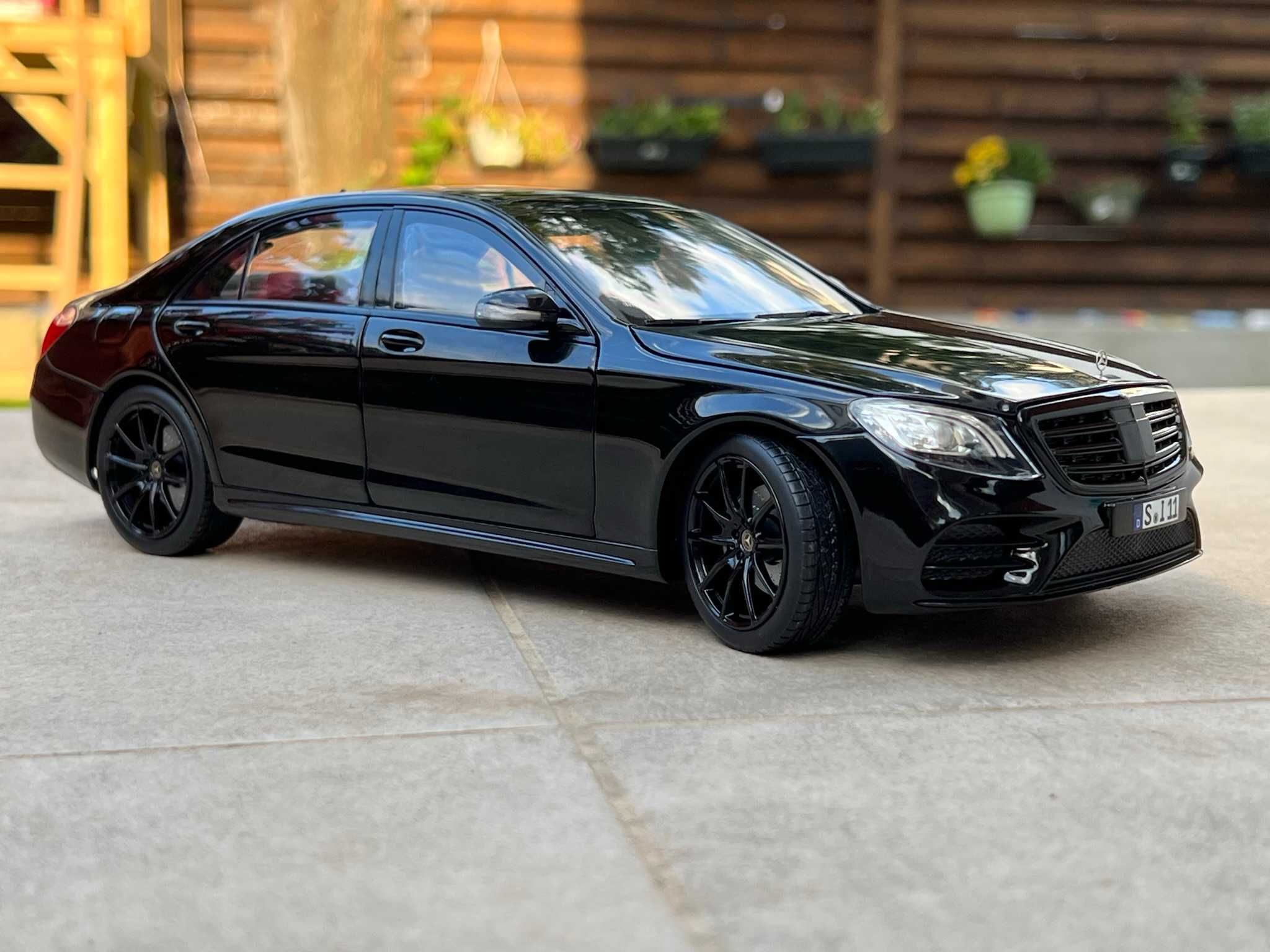 Mercedes-Benz S-Class AMG-Line 2018 negru 1:18 Norev