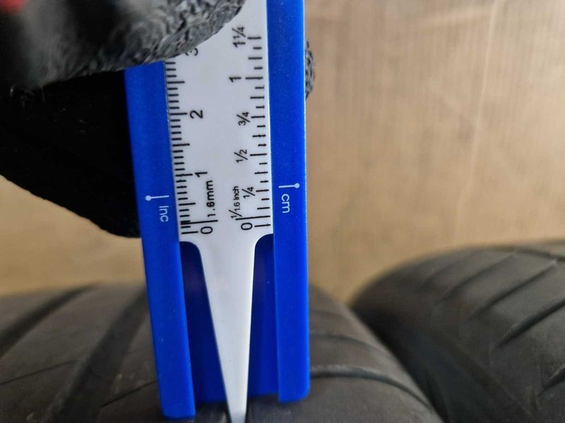 4 Michelin R18 215/55
летни гуми
DOT2318