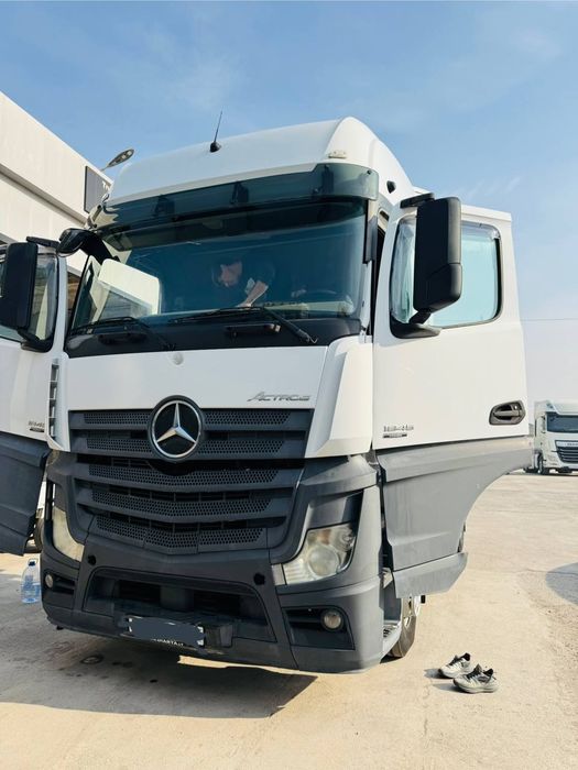 Mercedes Actros Сотилади
Йили: 2013