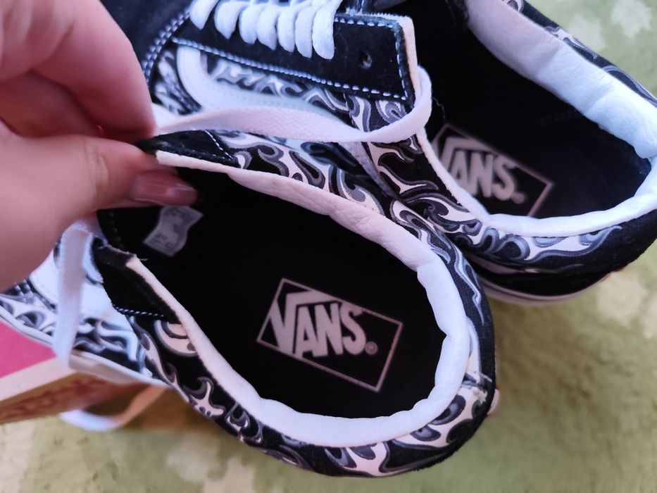 Обувки Vans Old Skool black/true white flames