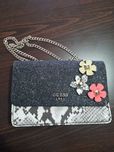 Дамска чанта Guess