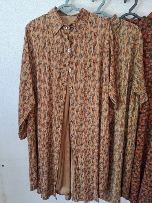 Ayollar kiyimlari sotiladi!