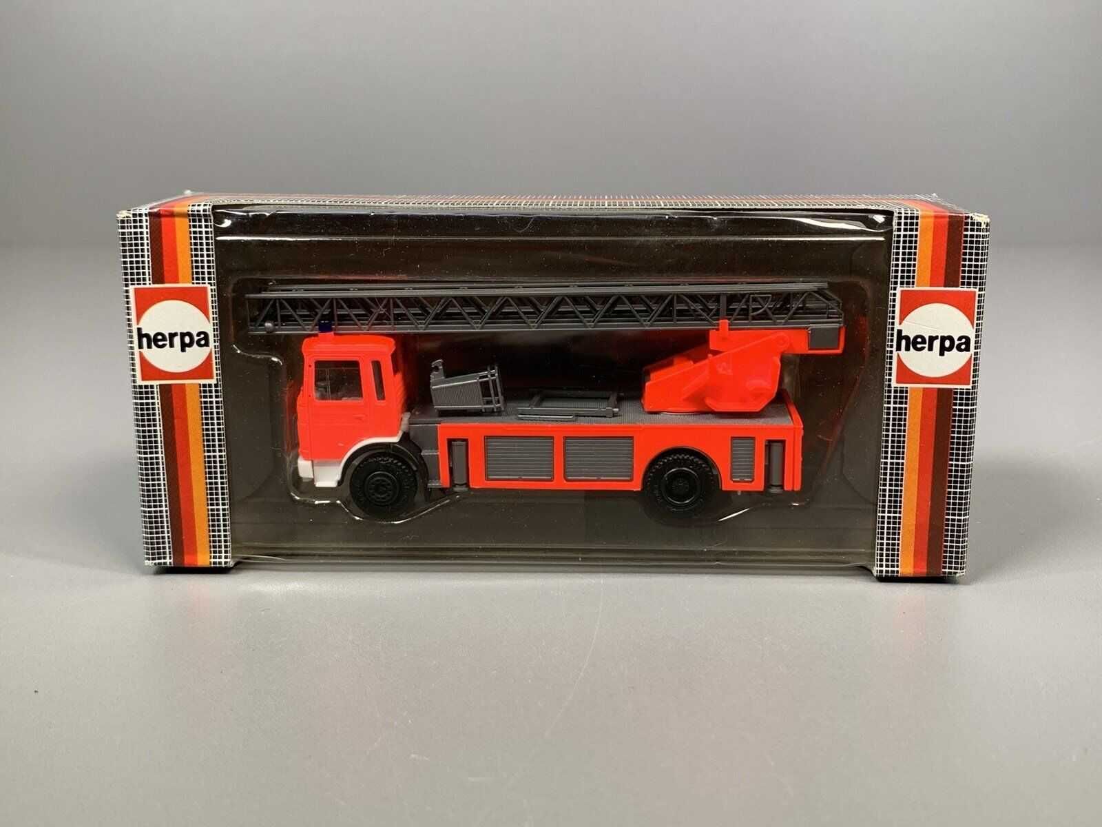 Macheta camion Herpa man f 8scara HO 1 / 87