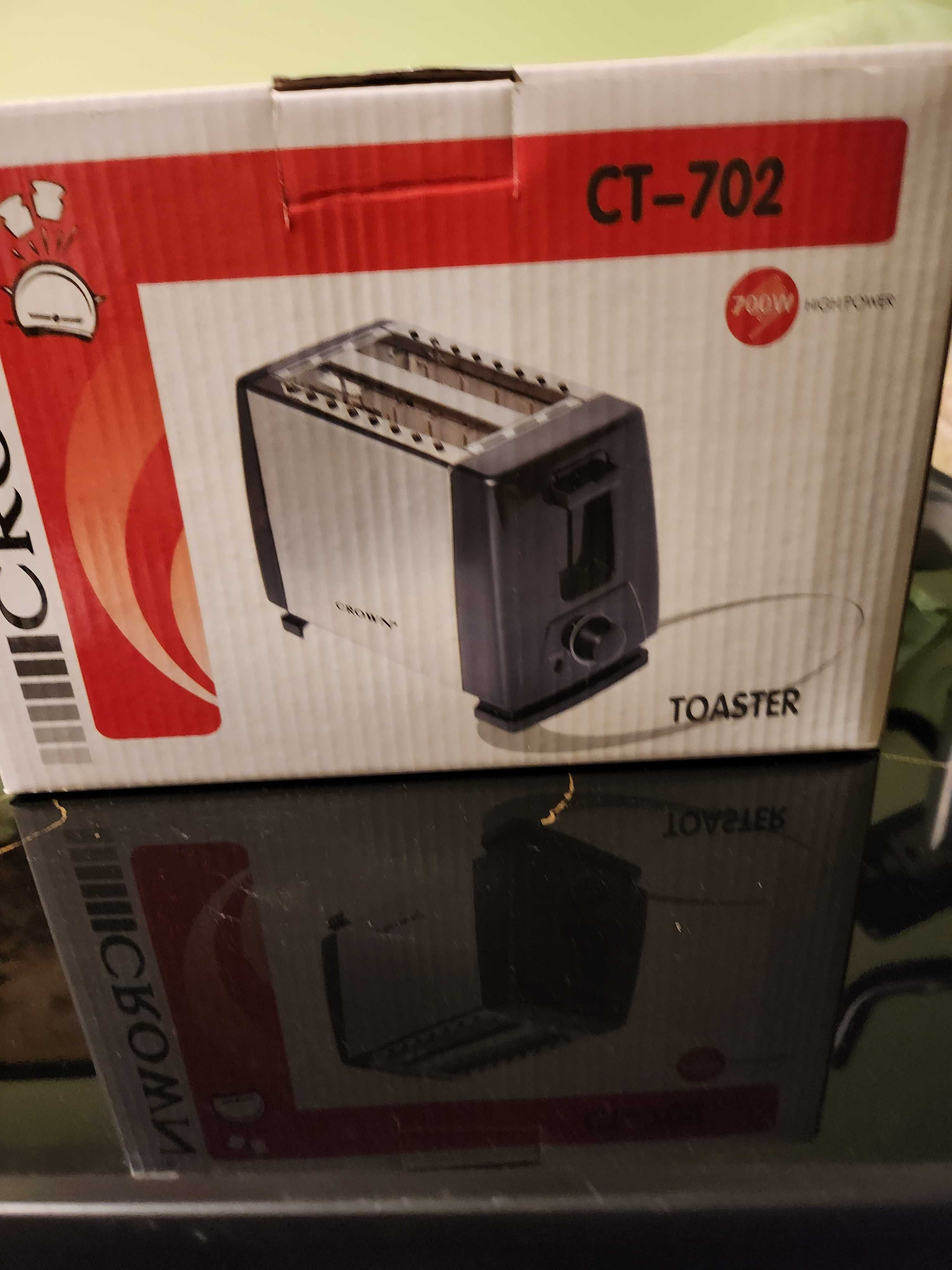 продавам тостер с 2 отделения CROWN CT-702