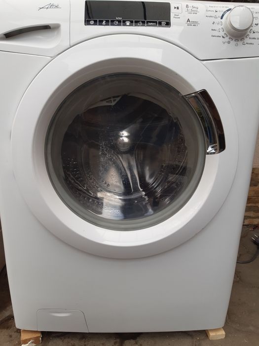 Mașina de spălat rufe cu uscător