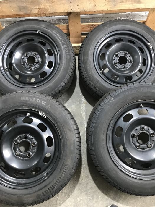 Set jante tabla BMW cu anvelope de iarna 195 65 16