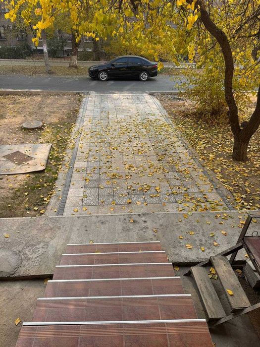 Сдаётся квартира каракамыш 1/4 трехкомнатная на первом этаже