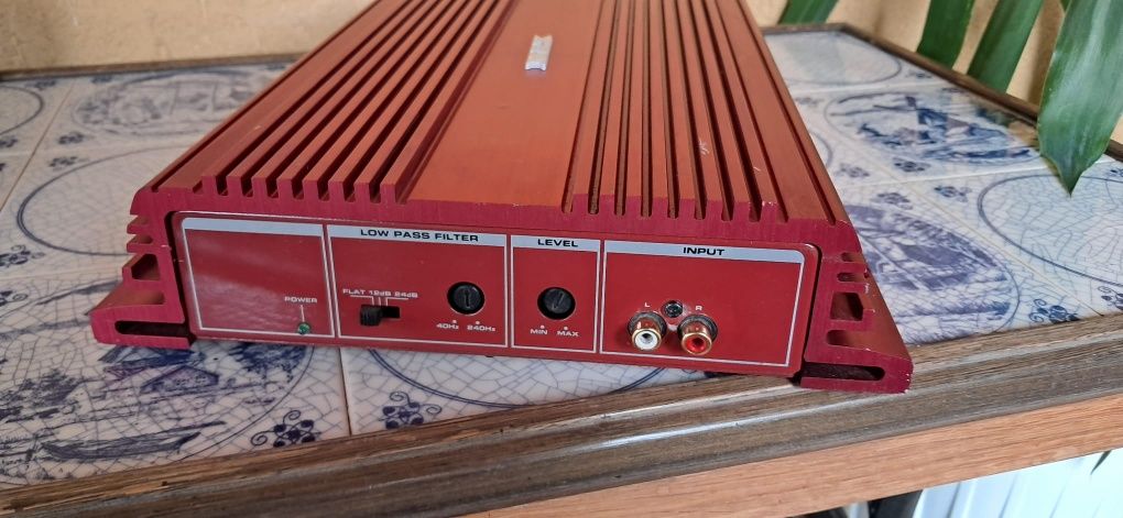 Amplificator auto Max