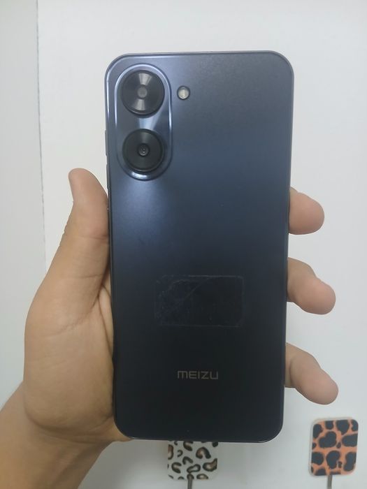 Meizu 20  telli aybi yoq , ideal.Podarkaga olingan . Bez karobka .