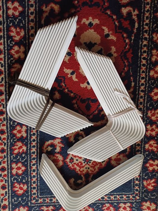 Продам Крепежи для полок Новые (Самовывоз)