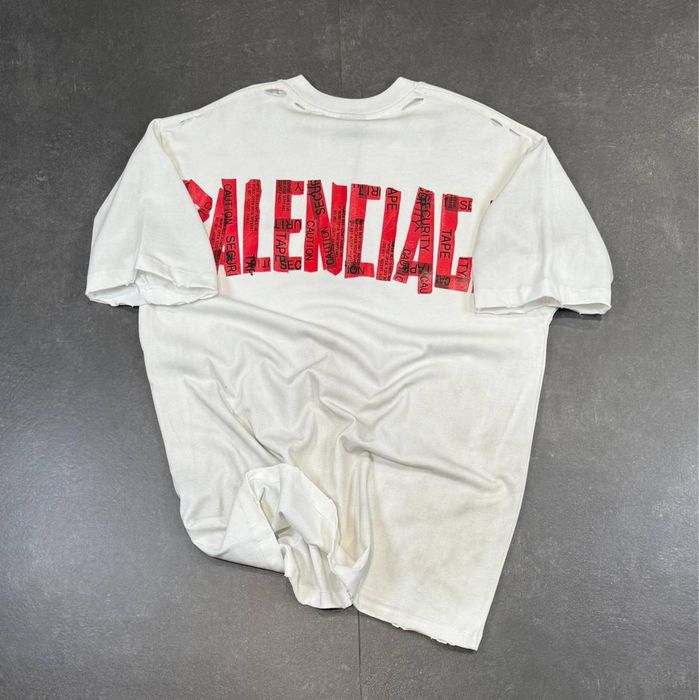 Продавам тениски на Balenciaga