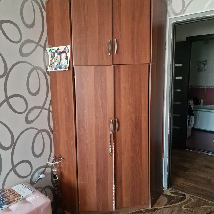 Продам шкаф угловой