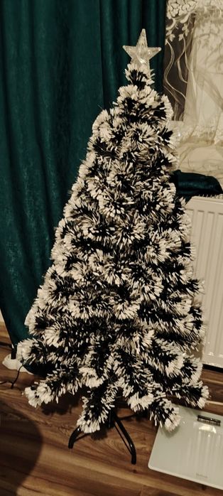 Brad artificial cu leduri