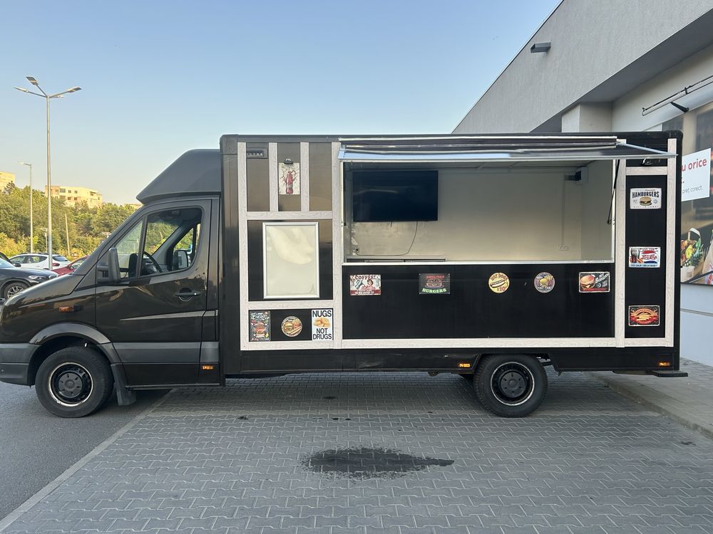 Food truck impecabil 2012 noiembrie  gata de munca