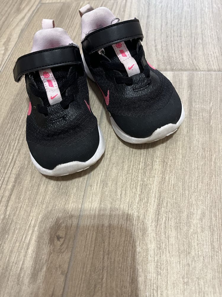 Nike revolution и Geox за момиченце
