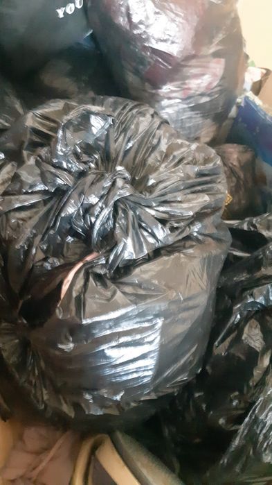 Отдами  за 1 тыс т самовывоз вещии женск