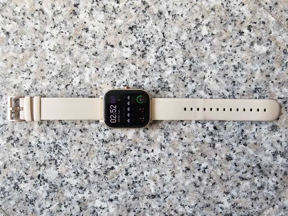Смарт часовник Amazfit GTS без драскотини, в перфектно състояние