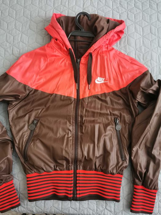 Продавам горнище Nike