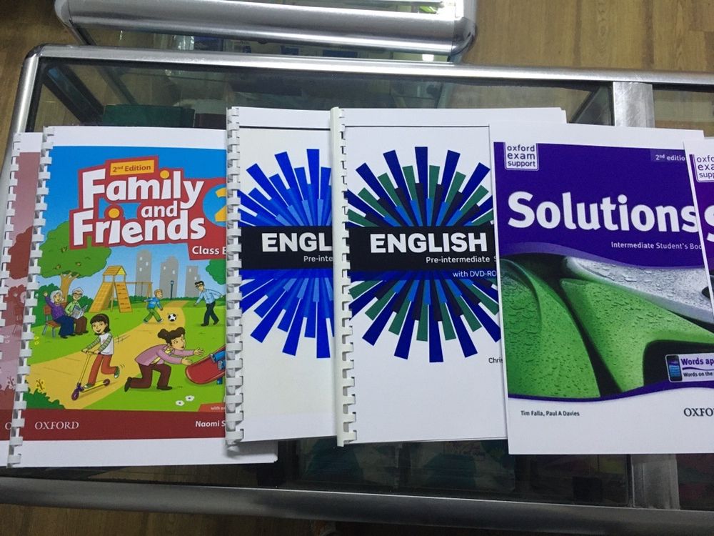 Family and friends, English file, Solutions и т.д CB+WB= 3000