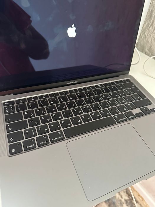 MacBook air M1 б/у есть каспи ред