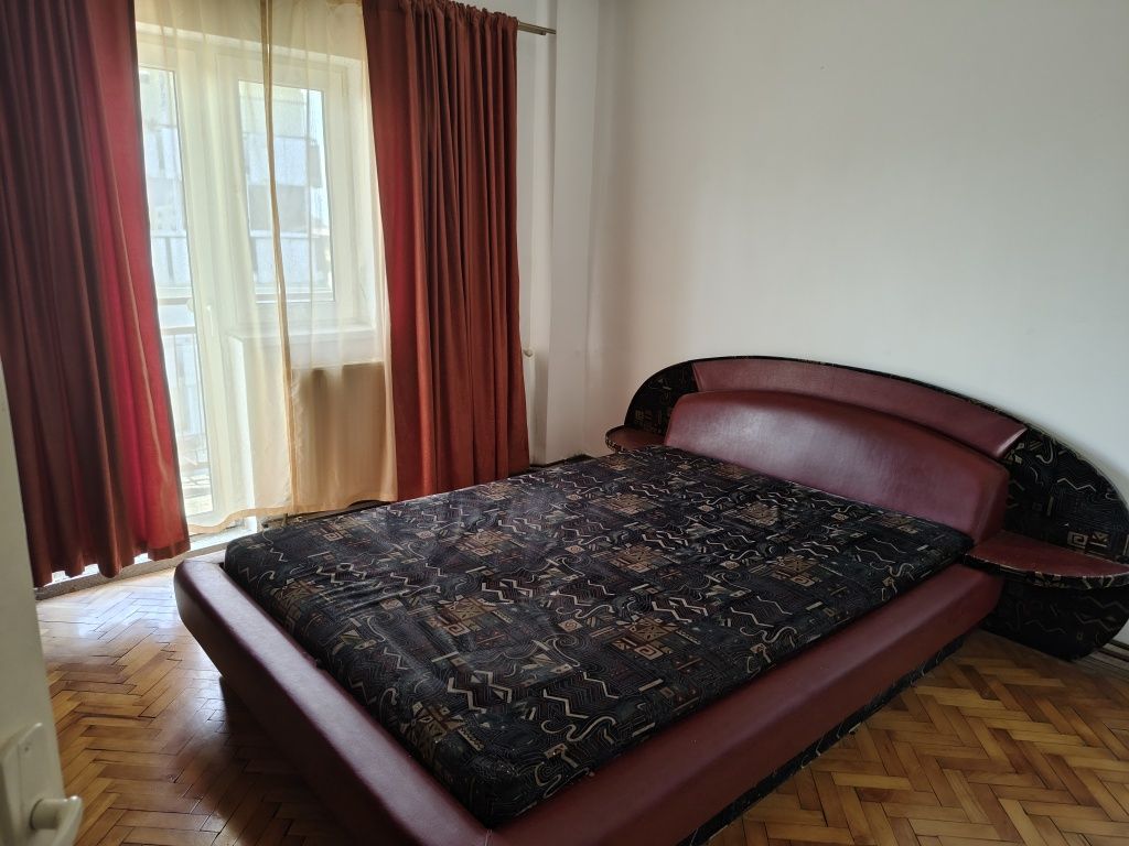Închiriez apartament 2 camere zona 300 Micalaca