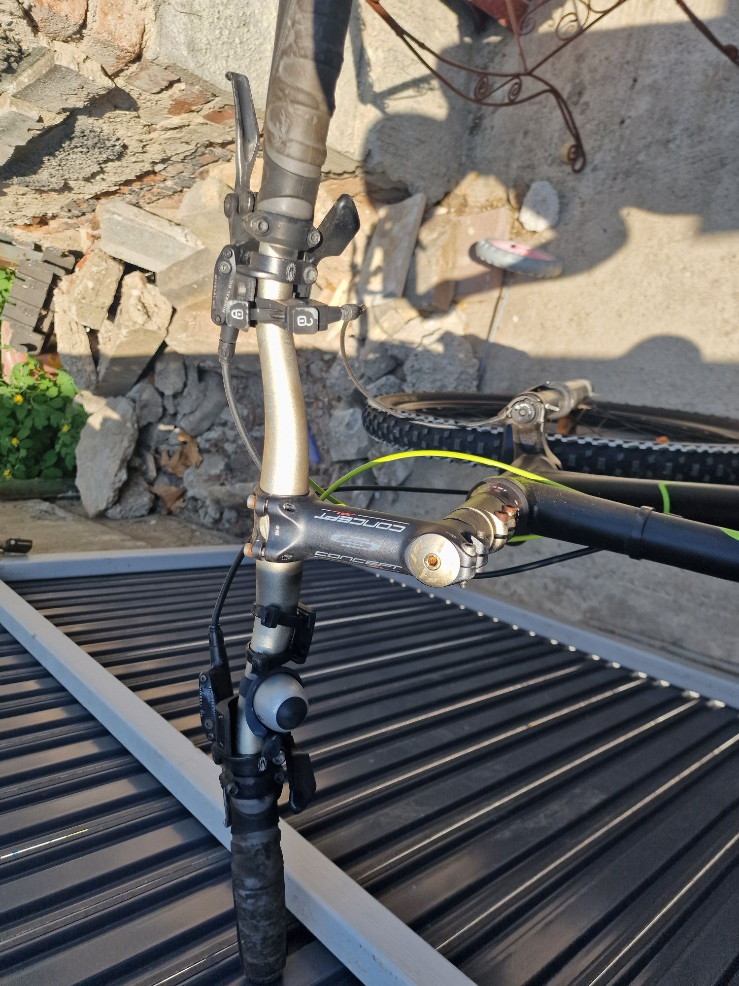 Bicicleta FOCUS cu Suspensie FATA si Frane Hidraulice pe disc fata spa