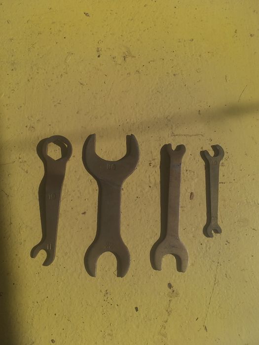 Ключове за верижен трион Дружба.