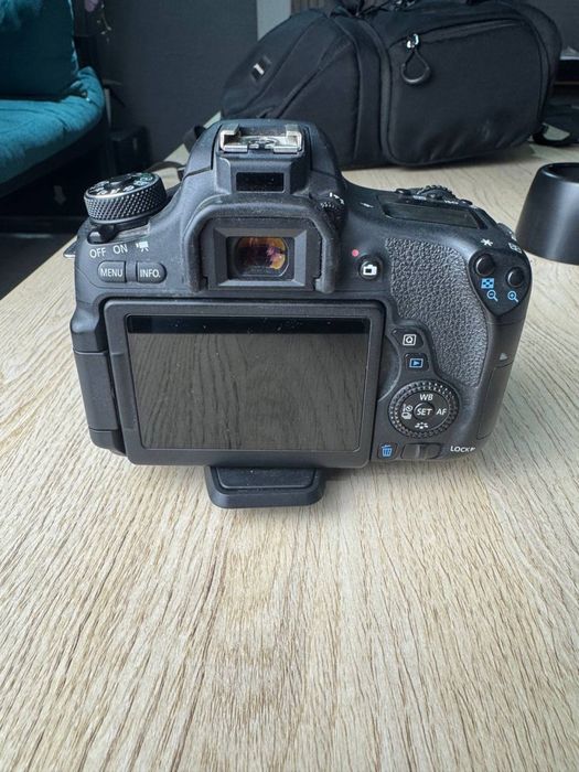 Canon 8000 D EOS