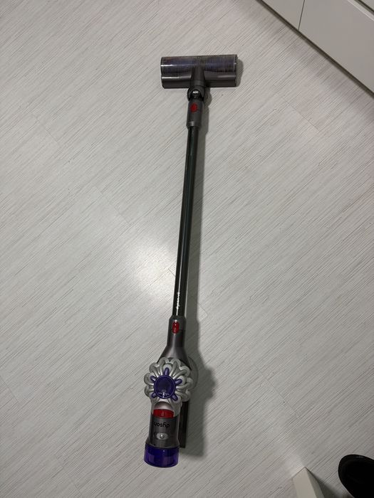 Aspirator Dyson v8 in stare foarte buna