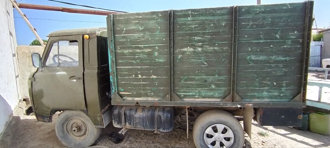 Uaz sotiladi yurib yuribti