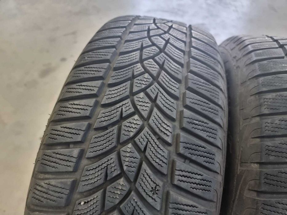 4 Anvelope de IARNA 215.60.16 'Goodyear' ; stare buna