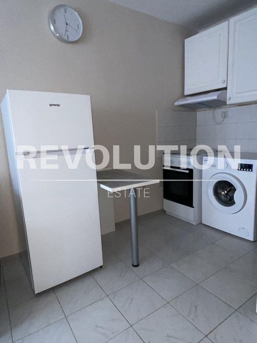 Дава се под наем Двустаен апартамент в Варна, Център - 50 кв.м за 400 € - Снимка #3