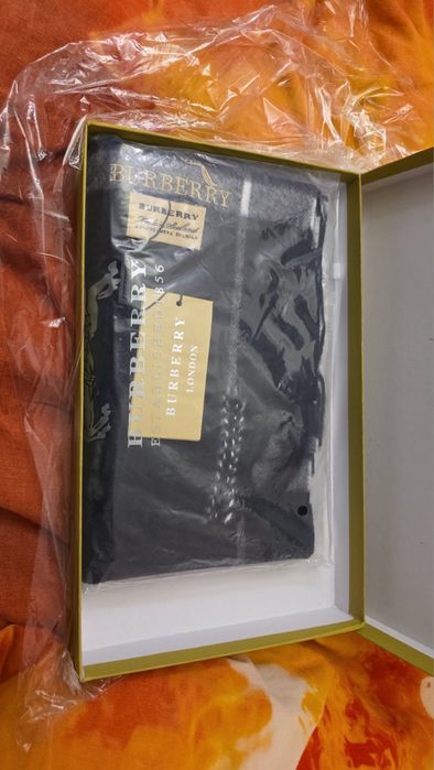 Burbbery шал черен