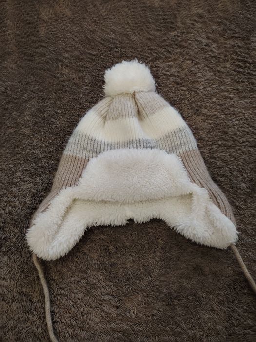 Căciulă copii unisex C&A mărimea 9-12 luni