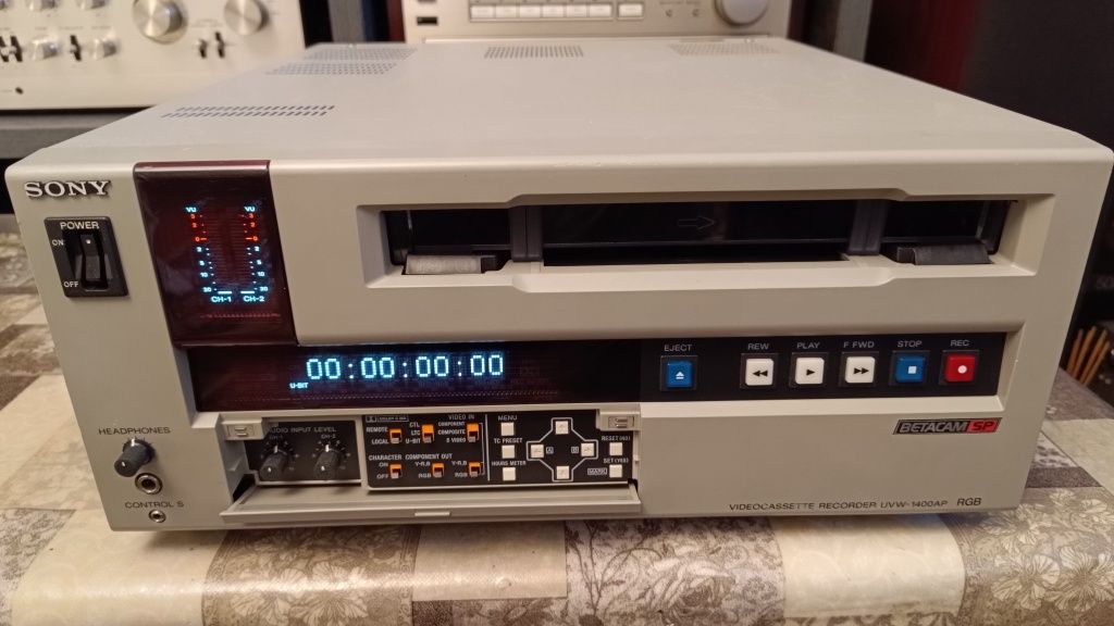 Профессиональный видеомагнитофон Sony