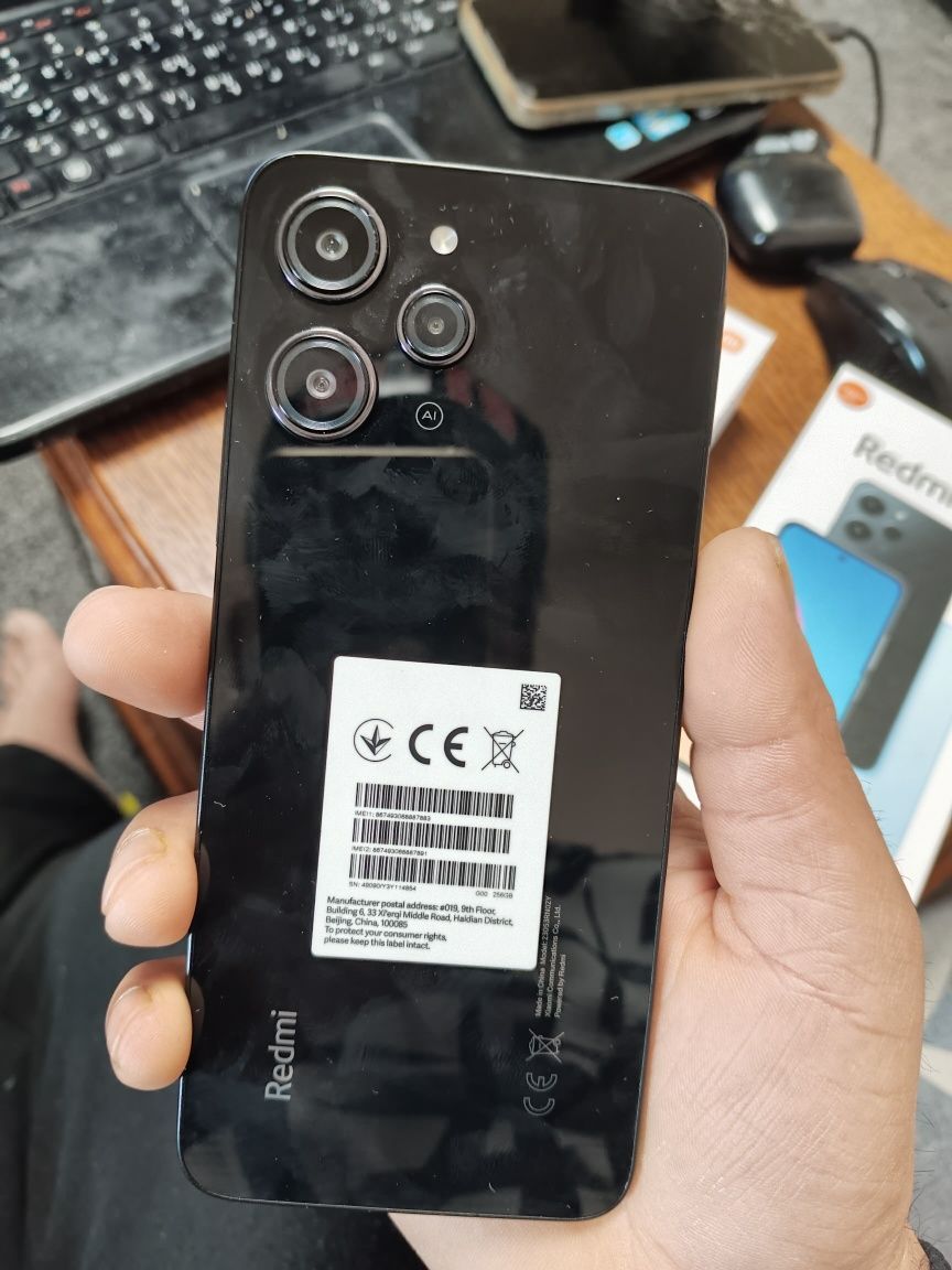 2 Xiaomi Redmi 12.  8GB/256GB