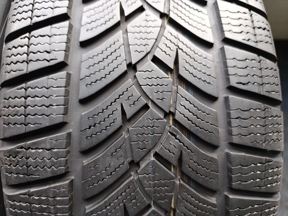 Anvelope de iarnă 225 55 18 Goodyear