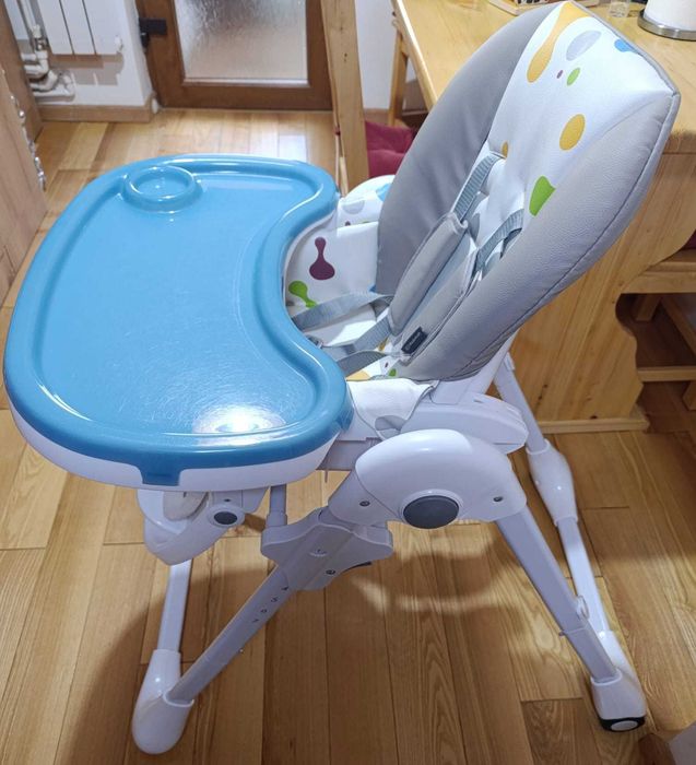 Vând scaun de masa și țarc de joaca bebe