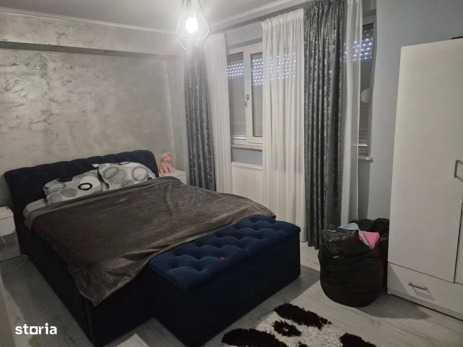 Apartament 3 camere semidecomandat