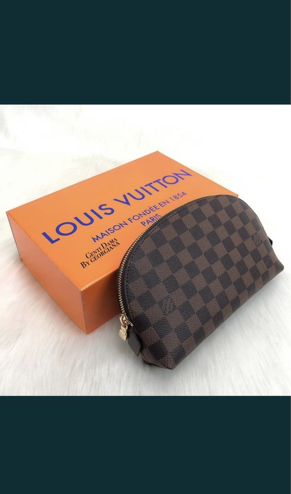 Portfard Louis Vuitton Cosmetic Pouch GM Piele Naturala