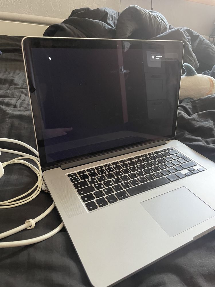 MacBook pro 15 16/256 intel i7 (2016)